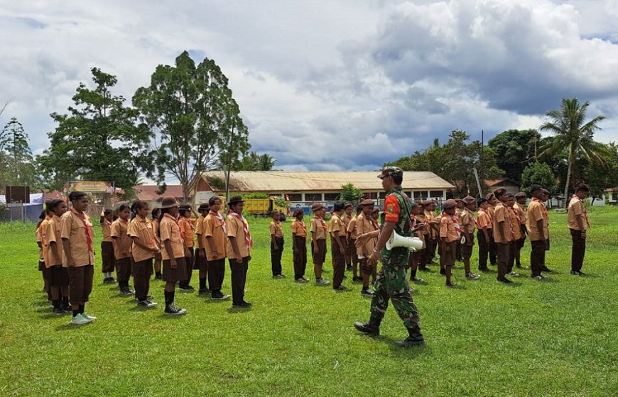 Bentuk Sikap Disiplin Babinsa Kaureh Berikan Latihan PBB