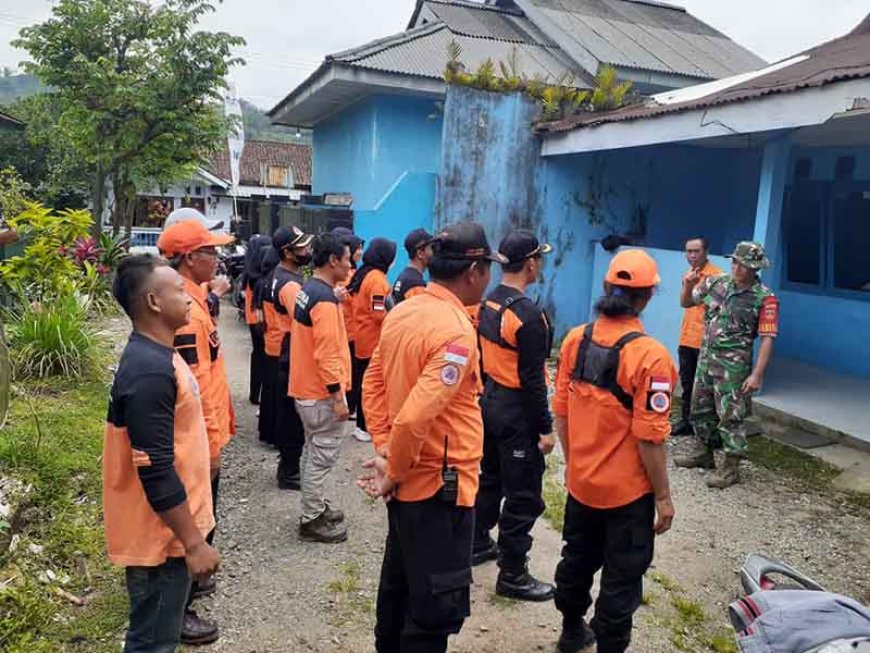 Babinsa Koramil 04 Karangkobar Hadiri Pertemuan Rutin Relawan Forum Destana Karangkobar