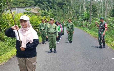 Babinsa Berikan Pelatihan PBB untuk Meningkatkan Kemampuan Linmas