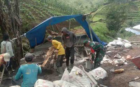 Karya Bakti Pembuatan Jembatan untuk Meningkatkan Transportasi di Desa Pegundungan