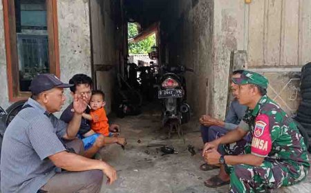 Babinsa dan Pemilik Bengkel Motor Bersinergi untuk Meningkatkan Komunikasi dan Keamanan Lingkungan