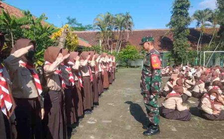 Babinsa dan Guru SMP Negeri 1 Madukara Tingkatkan Kedisiplinan dan Karakter Siswa