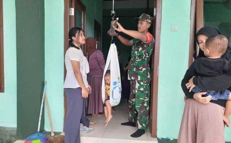 Babinsa Turut Serta Mensukseskan Program Pencegahan Stunting Dengan Pendampingan Posyandu