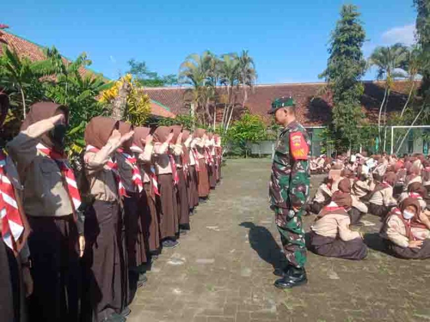 Babinsa dan Guru SMP Negeri 1 Madukara Tingkatkan Kedisiplinan dan Karakter Siswa