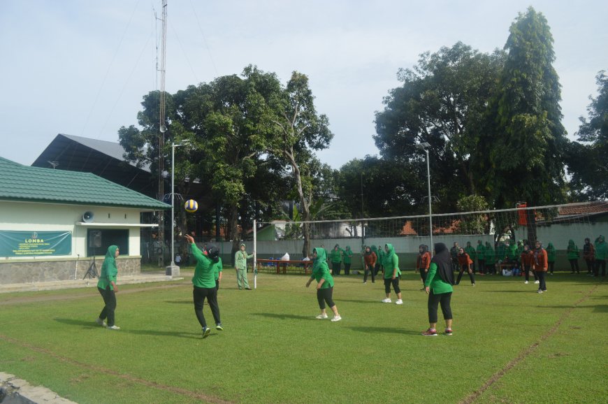 Sambut HUT Persit Ke-77, Persit KCK Cab XXII Dim 0712/Tegal Gelar Lomba Voli