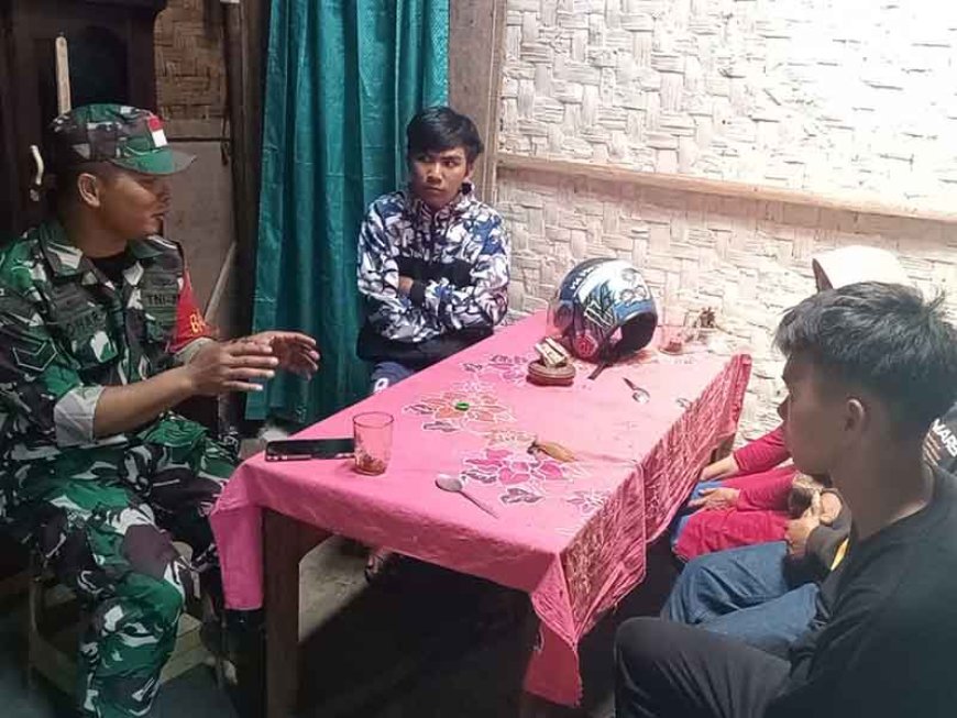 Wujudkan Kedekatan Babinsa  Laksanakan Komsos Dengan Warga Binaan