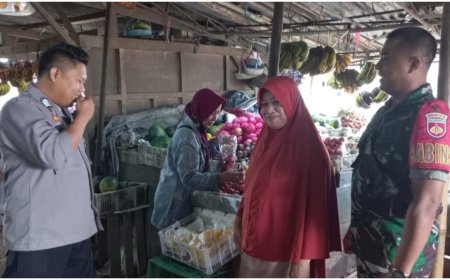 Jaga Kondusifitas, Babinsa Koramil Bumijawa Laksanakan Patroli Sinergitas TNI-Polri