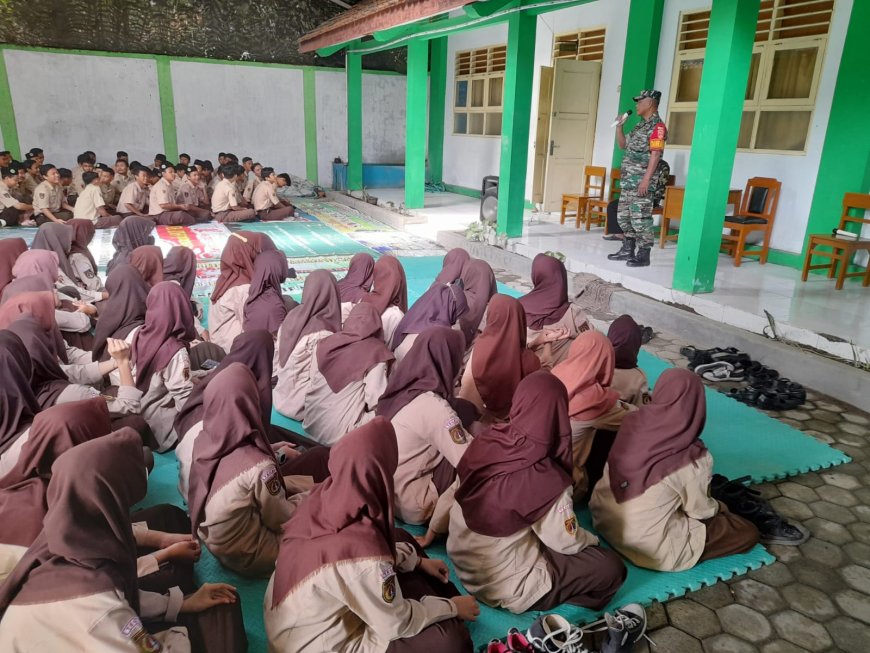 Danramil 08 Talang Berikan Wawasan Kebangsaan Kepada Pelajar SMK NU Talang