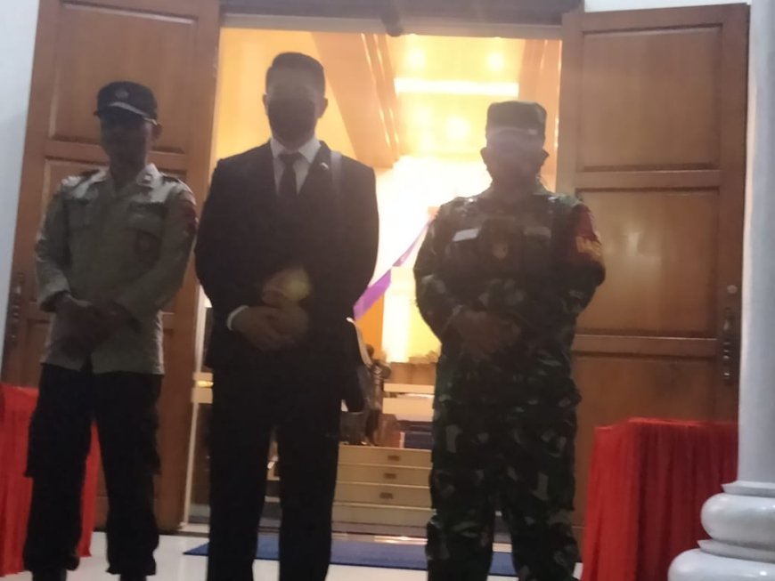 Babinsa Tegal Barat Laksanakan Pengamanan Ibadah Jumat Agung