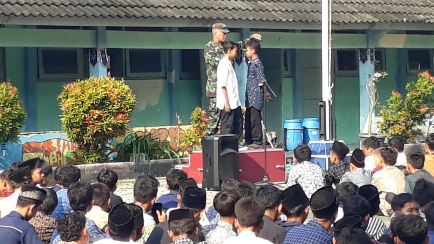Berikan Wasbang, Ini Yang Disampaikan Danramil 08 Talang