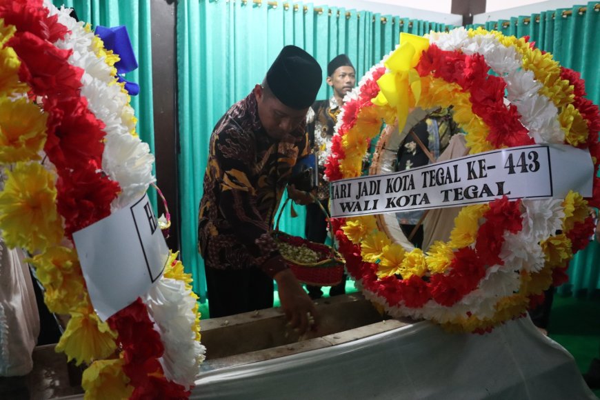 Hari Jadi Kota Tegal Ke-443, Dandim 0712 Tegal Bersama Forkompinda Laksanakan Ziarah
