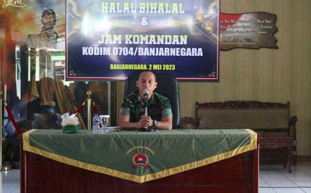 Jam Komandan Dilanjutkan Dengan  Halal Bihalal Keluarga Besar Kodim 0704 Banjarnegara