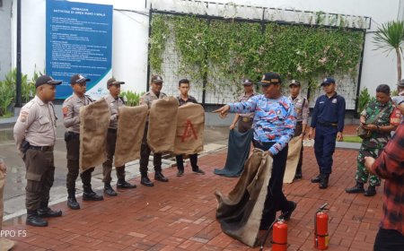 Babinsa Koramil Tegal Barat Lakukan Bimbingan Pelatihan Penggunaan Apar