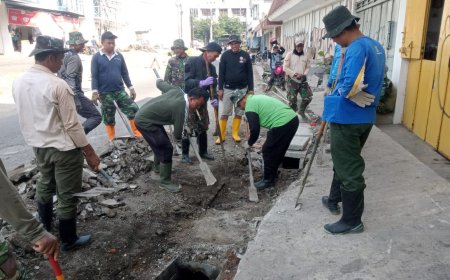 Satgas TMMD Sengkuyung Tahap I Kodim 0712 Tegal Pasang U-Ditch Saluran Air
