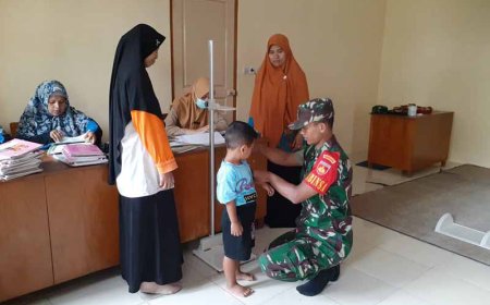 Babinsa Koramil 18 Pagentan Aktif Dampingi Posyandu Dalam Rangka Pencegahan Stunting
