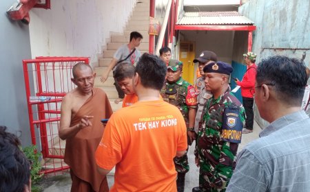 Rombongan Bhiksu Ritual Thudong Tiba di Wilayah Tegal