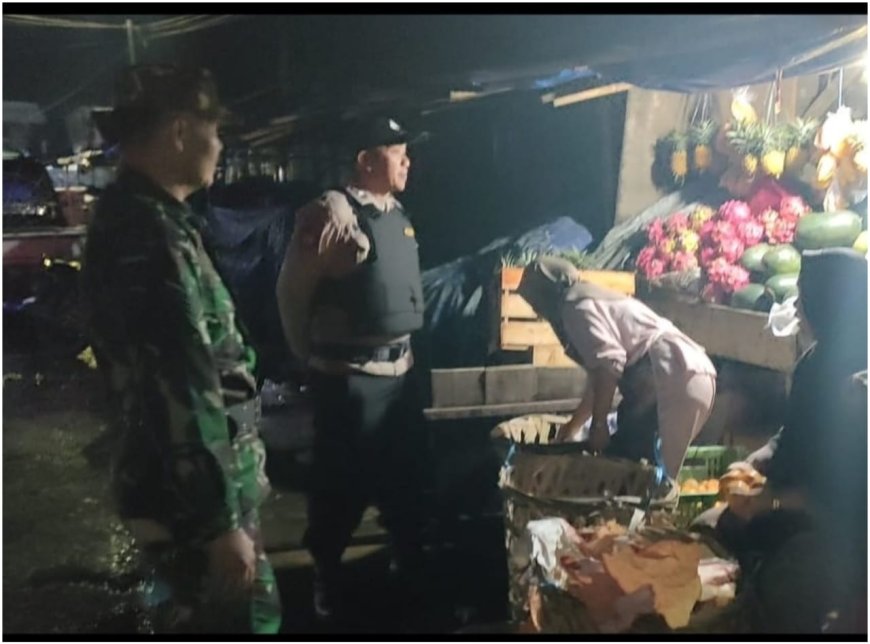 Pantau Kondusifitas Wilayah Babinsa Koramil Bumijawa, Kodim 0712 Tegal Aktif Patroli Malam