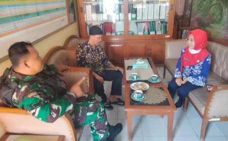 Bentuk Kepedulian Terhadap Siswa, Babinsa Tegal Barat Laksanakan Komsos Di Sekolah