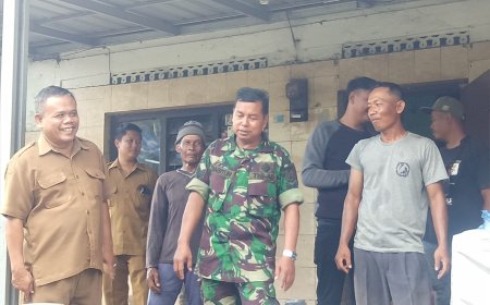 Babinsa Adiwerna Dampingi Perbaikan Saluran Air