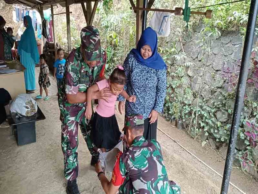 Babinsa Koramil 18 Pagentan Mendampingi Kegiatan Posyandu Sebagai Upaya Penurunan Angka Stunting di Wilayah