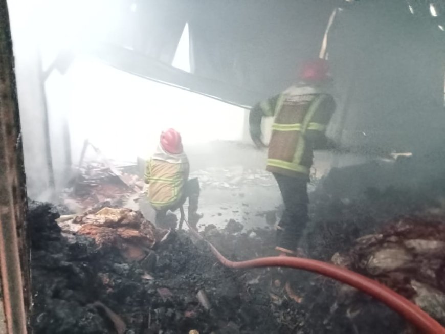 Babinsa Dukuhturi Bantu Warga Tertimpa Musibah Kebakaran