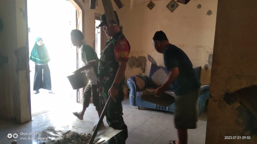 Babinsa Kodim Tegal Tinjau Rumah Warga Terdampak Gempa Bumi