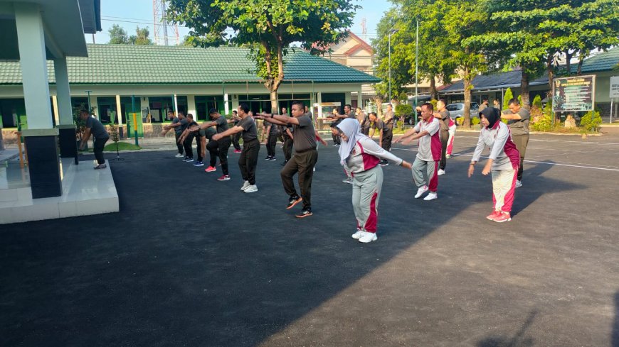 Jum’at Sehat, Anggota Kodim Tegal Laksanakan Jalan Sehat