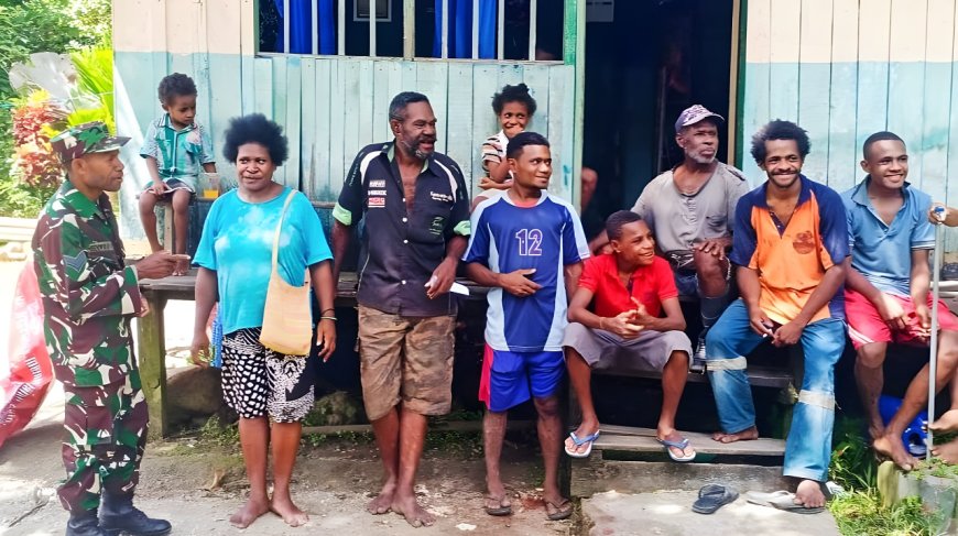 Menyambut Hut RI Ke 78 Babinsa Koramil Demta Himbau Masyarakat Pasang Bendera Merah Putih