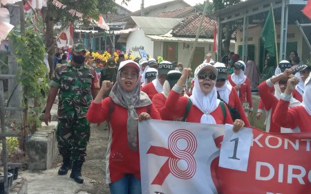 Babinsa Kedungbanteng Lakukan Pendampingan Lomba Karnaval HUT RI Ke-78
