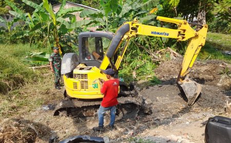 Babinsa Talang Monitoring Normalisasi Sungai