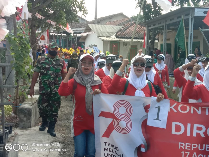 Babinsa Kedungbanteng Lakukan Pendampingan Lomba Karnaval HUT RI Ke-78