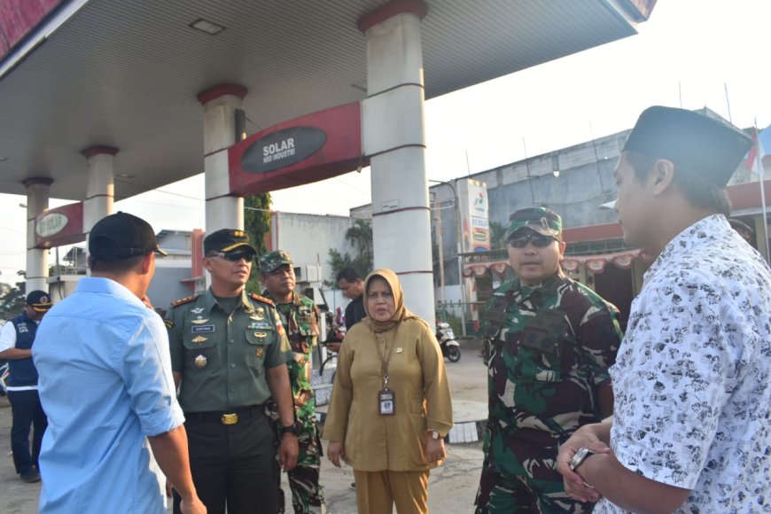 Danrem 071 Wijayaksuma Tinjau Lokasi Kebakaran Kapal Di Pelabuhan Tegal