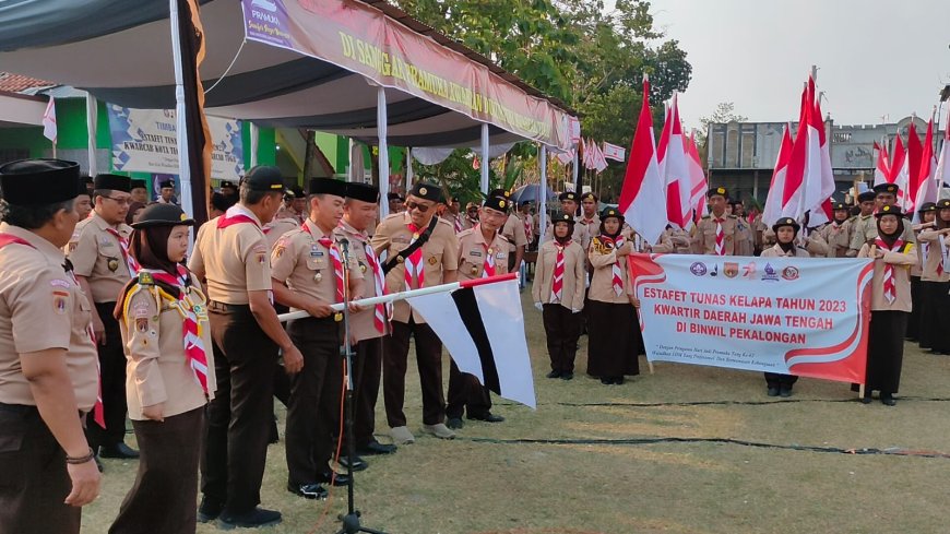 Tiba di Lapangan Desa Pagongan, Dandim 0712 Tegal Menerima Estafet Tunas Kelapa