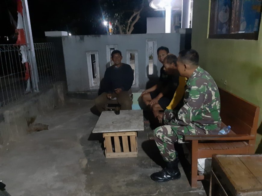 Patroli Malam Babinsa Kodim 0712 Tegal Ajak Warga Cegah Gangguan Kamtibmas