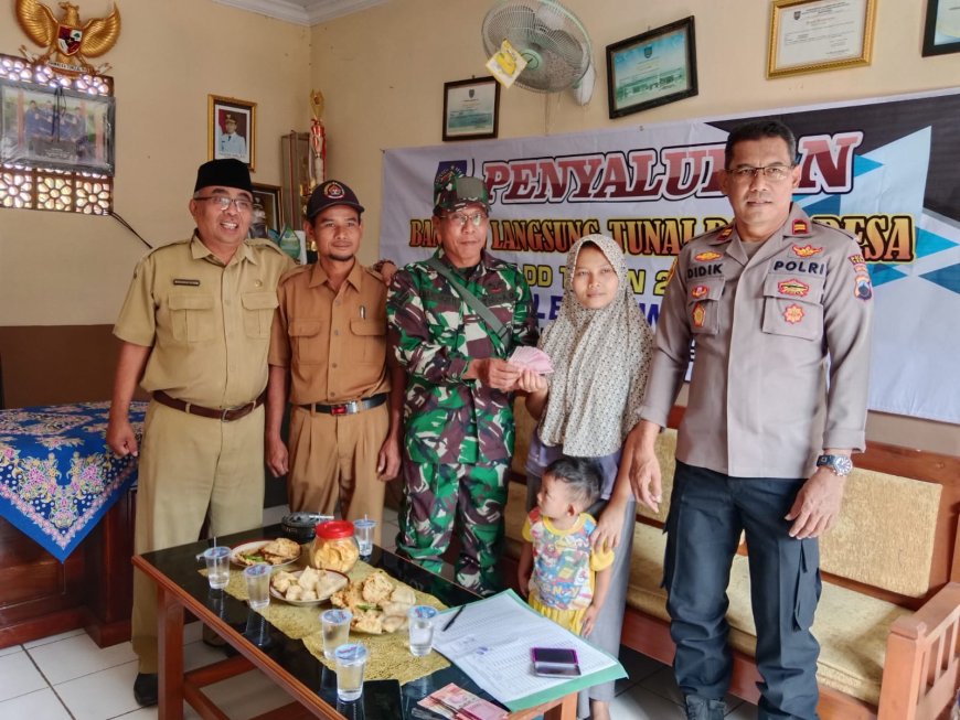 Babinsa Koramil Jatinegara Dampingi Penyaluran BLT Dana Desa