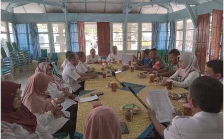 Wakili Danramil, Babinsa Serda Suroso Hadiri Rapat Pembubaran Panitia HUT RI Ke-78 Tingkat Kecamatan Bumijawa