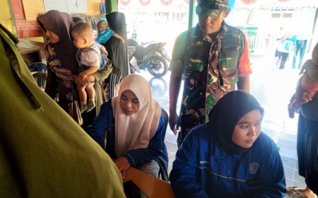 Cegah Stunting Babinsa Koramil 12Jatinegara Aktif Dampingi Posyandu