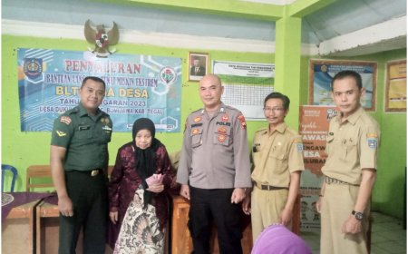 Babinsa Serda Suroso Dampingi Penyaluran BLT DD Tahap 2 Tahun 2023