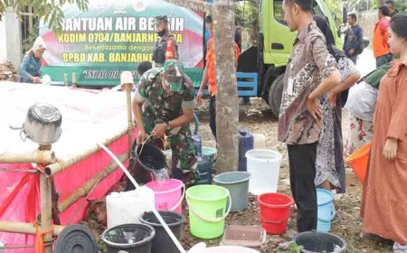 Bantuan Air Bersih Tiba di Desa Keutuh Duwur: Upaya Bersama Kodim 0704 Banjarnegara dan BPBD Banjarnegara