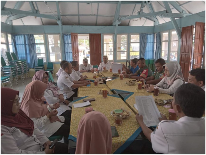 Wakili Danramil, Babinsa Serda Suroso Hadiri Rapat Pembubaran Panitia HUT RI Ke-78 Tingkat Kecamatan Bumijawa