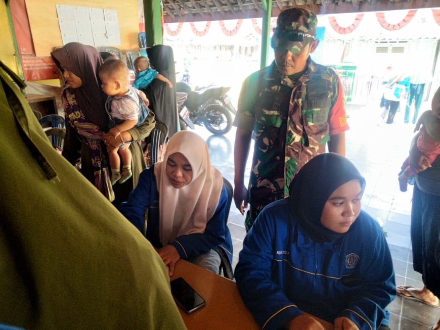 Cegah Stunting Babinsa Koramil 12Jatinegara Aktif Dampingi Posyandu