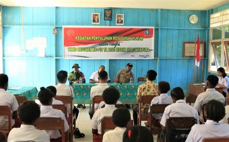 Satgas TMMD Reguler Ke-118 Kodim 1701/Jayapura Gandeng Polri Beri Penyuluhan Kesadaran Hukum