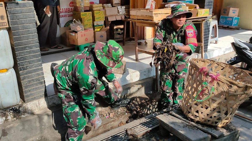 Peringati HUT TNI Dan HUT Kodam IV Diponegoro, Kodim 0712 Tegal Gelar Karya Bakti Bersihkan Pasar