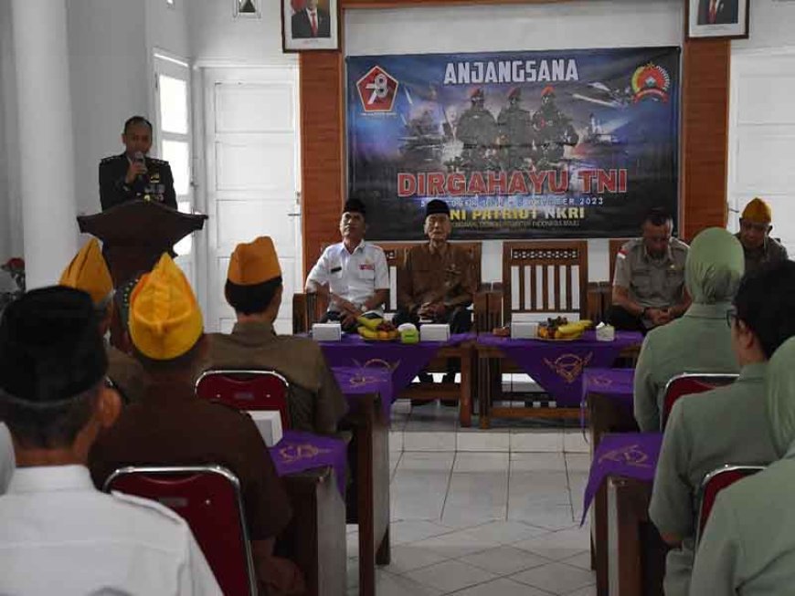 Dandim Anjangsana Ke Sesepuh Dalam Rangka Hut ke 78 TNI   