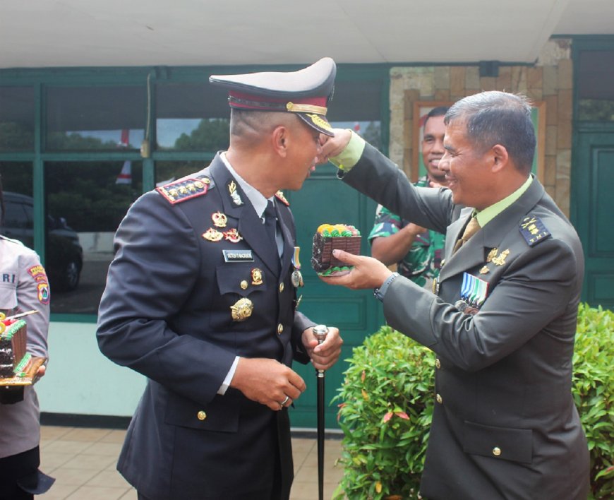 Polresta Jayapura Kota Serbu Kodim Jayapura Berikan Kejutan HUT TNI