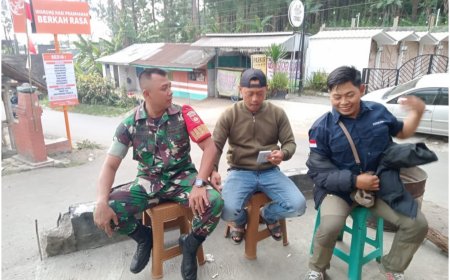 Babinsa Koramil Bumijawa Laksanakan Komsos Di Base Camp Permadi Jalur Pendakian Gunung Slamet