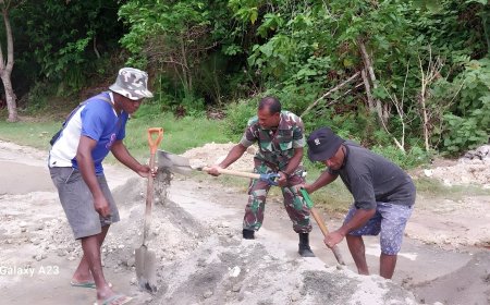 Lestarikan Karya Bhakti Babinsa Demta Gotong Royong Bersama Warga