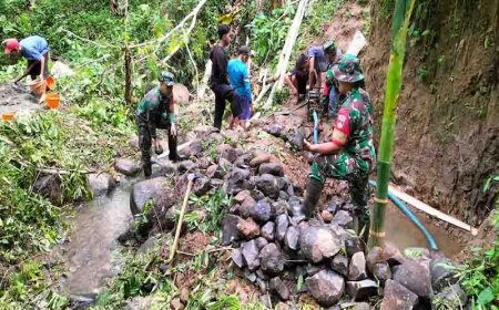 Komitmen Babinsa Mengatasi Keterbatasan Air Bersih di Kabupaten Banjarnegara