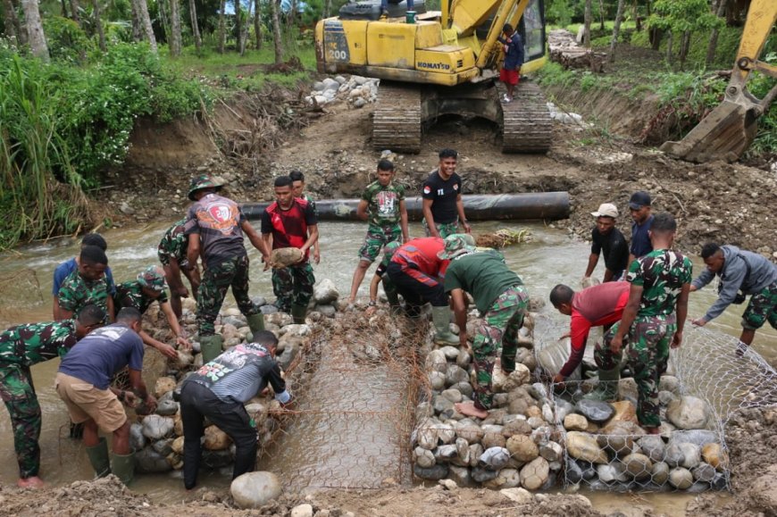 Wujud Kepedulian TNI Untuk Rakyat Kodim 1702 Jayawijaya Gelar Karya Bakti