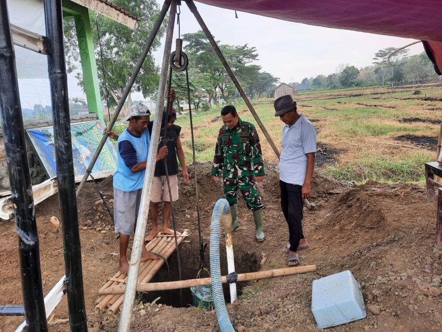 Anggota Kodim 0712 Tegal Siapkan Lahan Tanaman Jagung Masa Tanam Ke – 5